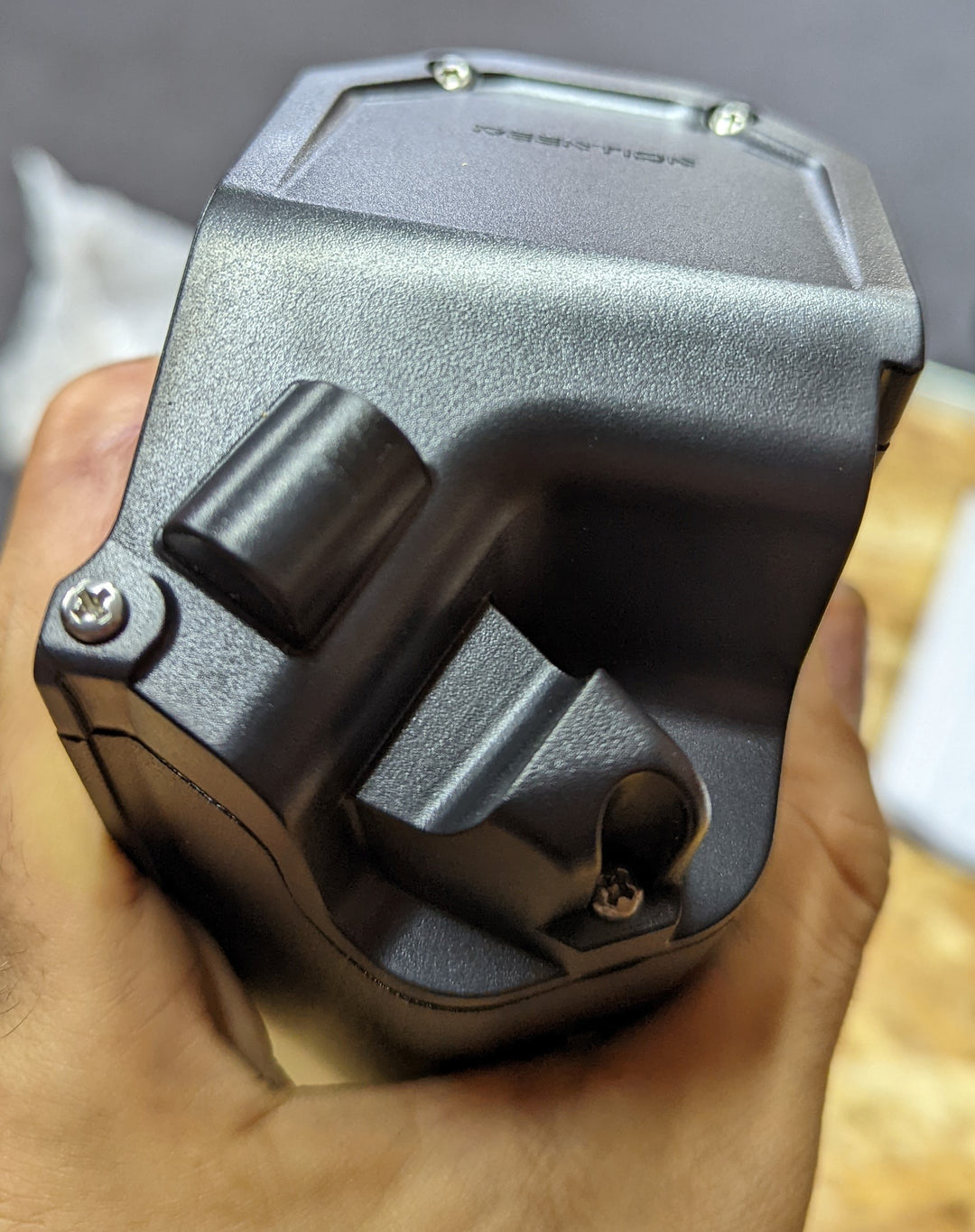 Locking bracket battery holder